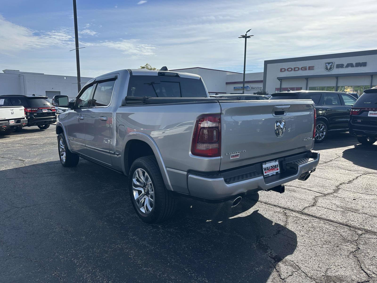 Used 2024 RAM 1500 Limited AWD/4WD image 5