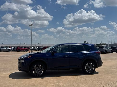 Certified 2025 Nissan Rogue SV FWD image 13