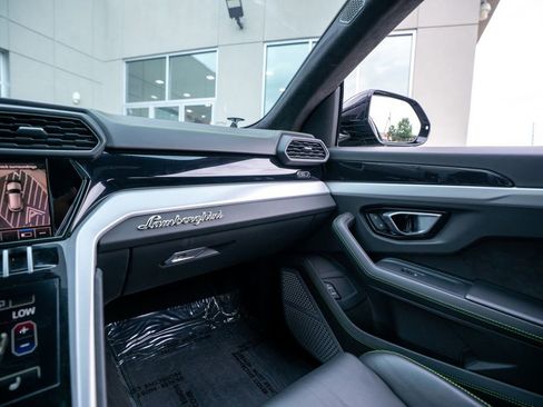 Used 2020 Lamborghini Urus AWD/4WD image 54