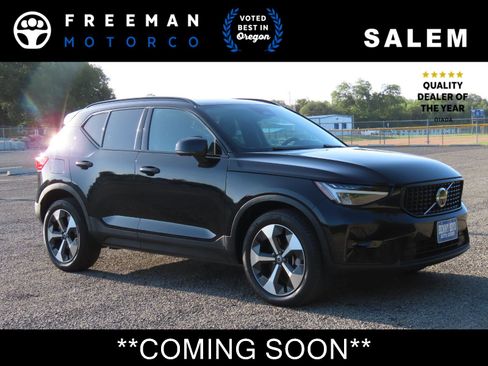 Used 2023 Volvo XC40 B5 Ultimate w/ Protection Package Premier image 1