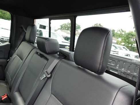 Used 2024 Ford F150 Lariat AWD/4WD image 27
