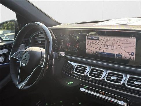 New 2026 Mercedes-Benz GLS 580 4MATIC image 28