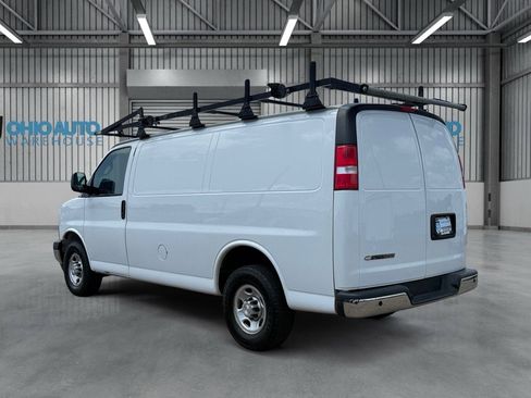 Used 2021 Chevrolet Express 3500 w/ Driver Convenience Package RWD image 6