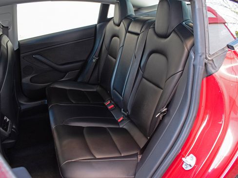 Used 2022 Tesla Model 3 Long Range image 23