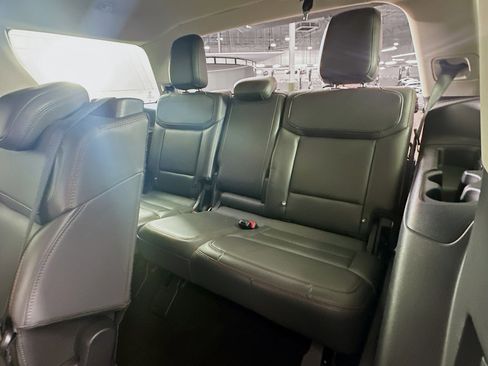 Used 2025 Ford Expedition Active AWD/4WD image 30