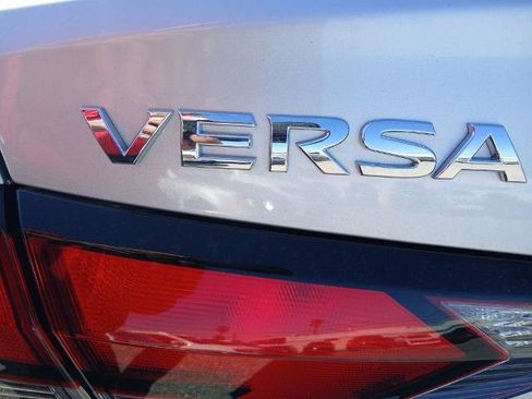 Certified 2020 Nissan Versa S FWD image 3