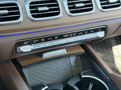 Used 2025 Mercedes-Benz GLS 450 4MATIC image 29