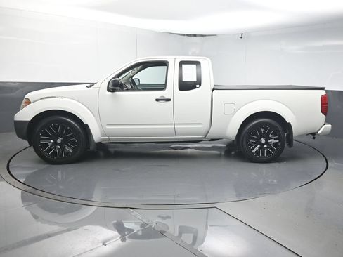 Used 2018 Nissan Frontier S RWD image 5