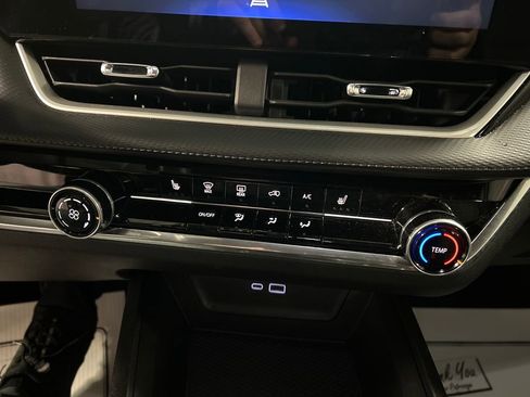 Used 2025 Chevrolet Equinox LT image 18