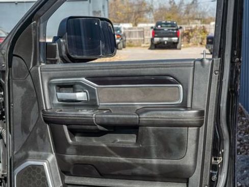 Used 2020 RAM 2500 Laramie w/ Night Edition image 43