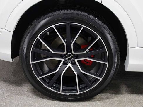 Used 2022 Audi Q8 Prestige w/ Prestige Package image 36