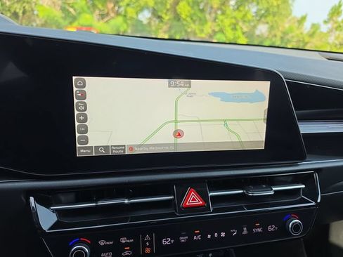 Certified 2024 Kia Niro Wind FWD image 25