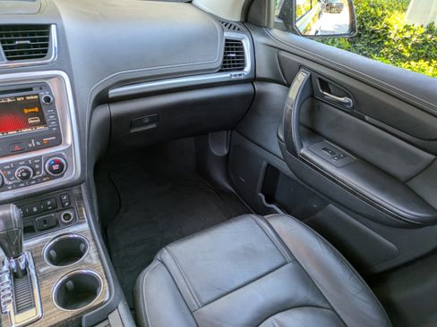 Used 2017 GMC Acadia Limited SLT image 13