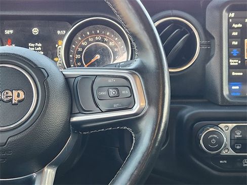 Used 2021 Jeep Gladiator Overland image 29