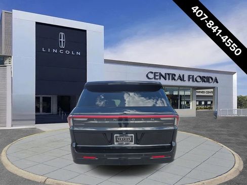 New 2026 Lincoln Navigator Reserve image 4
