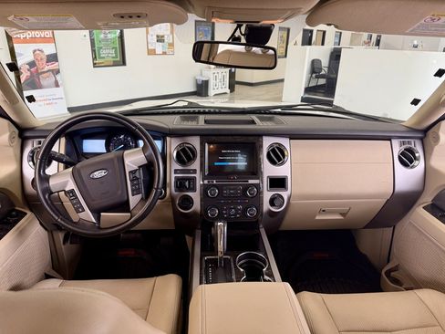 Used 2017 Ford Expedition Limited RWD image 9
