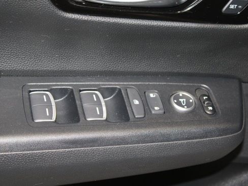 Used 2025 Honda CR-V EX-L image 9