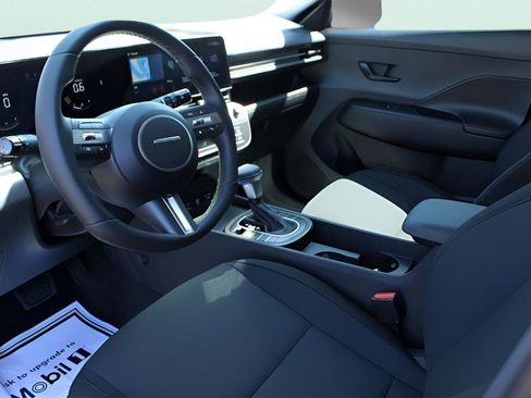 New 2025 Hyundai Kona SEL image 12