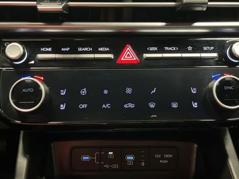 Used 2025 Hyundai Santa Cruz Limited AWD/4WD image 18