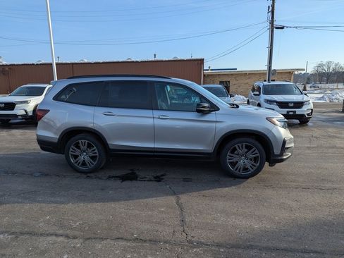 Used 2022 Honda Pilot Sport image 2