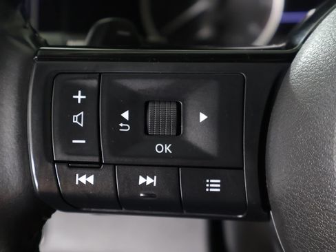 Used 2023 Nissan Pathfinder SL w/ Black Appearance Package AWD/4WD image 47