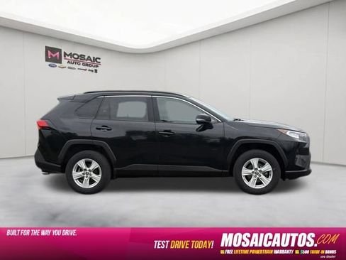 Used 2021 Toyota RAV4 XLE AWD/4WD image 8
