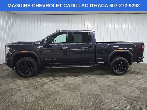 Used 2024 GMC Sierra 2500 AT4 w/ AT4 Preferred Package AWD/4WD image 5