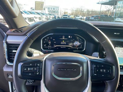 Used 2023 GMC Sierra 1500 Denali w/ Technology Package image 18
