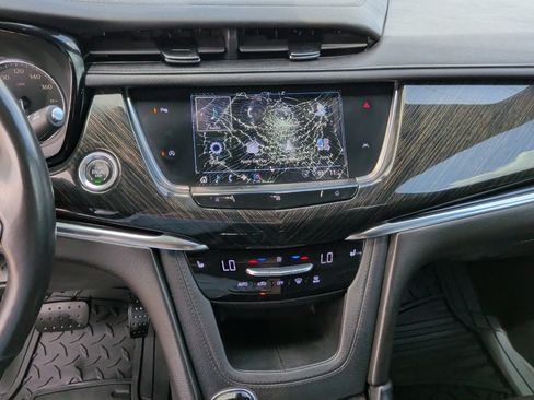 Used 2020 Cadillac XT6 Premium Luxury FWD image 23