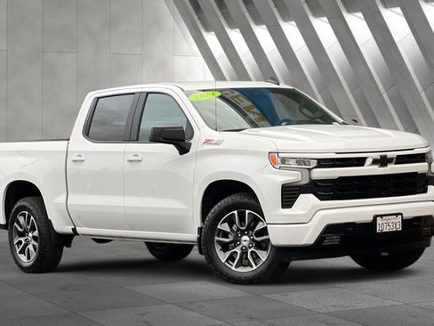 Used 2024 Chevrolet Silverado 1500 RST w/ Z71 Off-Road Package image 2