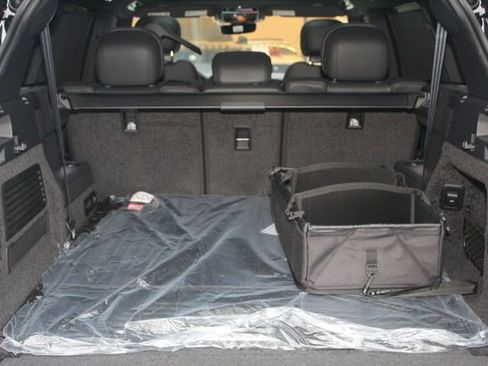 New 2026 Land Rover Range Rover Long Wheelbase SE image 12