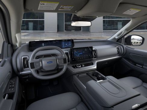 New 2026 Ford Expedition Active image 11