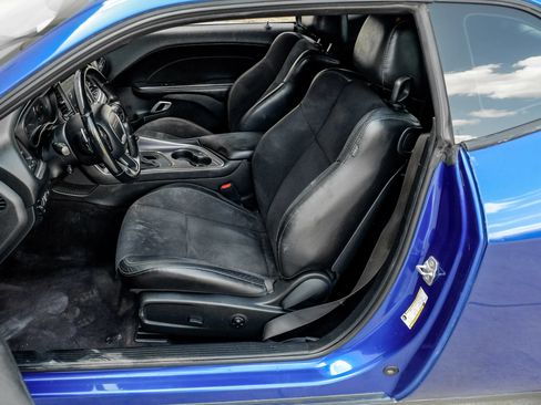 Used 2018 Dodge Challenger SXT Plus RWD image 4