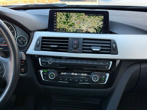 Used 2018 BMW 320i xDrive Sedan w/ Convenience Package image 20