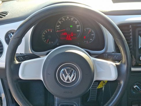Used 2012 Volkswagen Beetle Turbo image 16