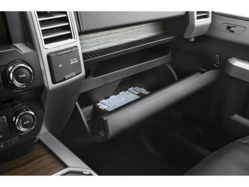 Used 2015 Ford F150 XLT w/ Equipment Group 302A Luxury AWD/4WD image 17
