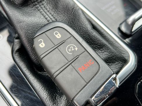 Used 2025 Jeep Compass Limited image 22