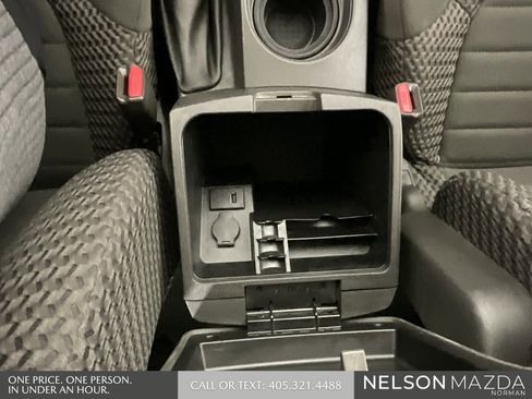 Used 2014 Nissan Frontier SV image 35