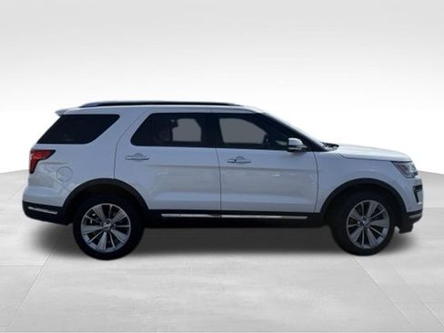 Used 2018 Ford Explorer Limited w/ Equipment Group 301A AWD/4WD image 10
