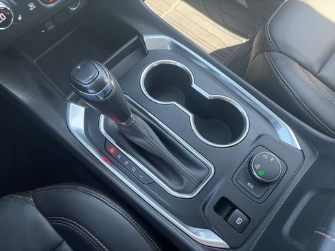 Used 2020 Chevrolet Traverse LT w/ LT Premium Package image 24