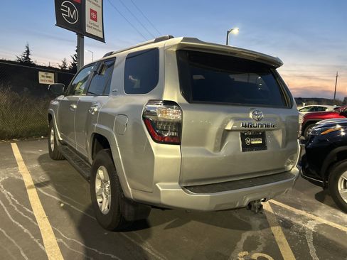 Certified 2022 Toyota 4Runner SR5 Premium image 3