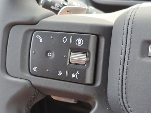 New 2026 Land Rover Defender 90 V8 AWD/4WD image 17