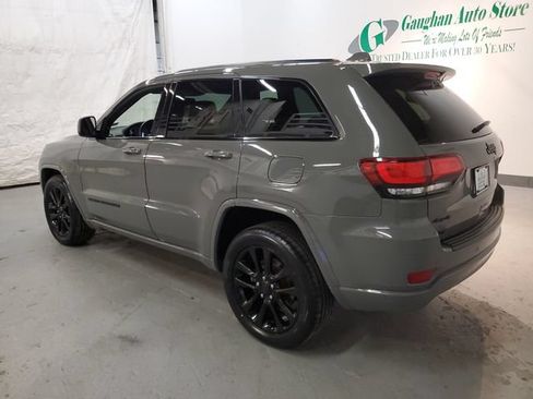Used 2019 Jeep Grand Cherokee Altitude AWD/4WD image 4