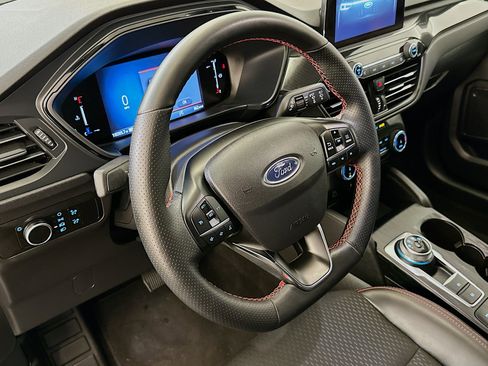 Used 2025 Ford Escape ST-Line image 18