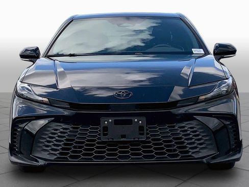 Used 2025 Toyota Camry SE FWD image 4