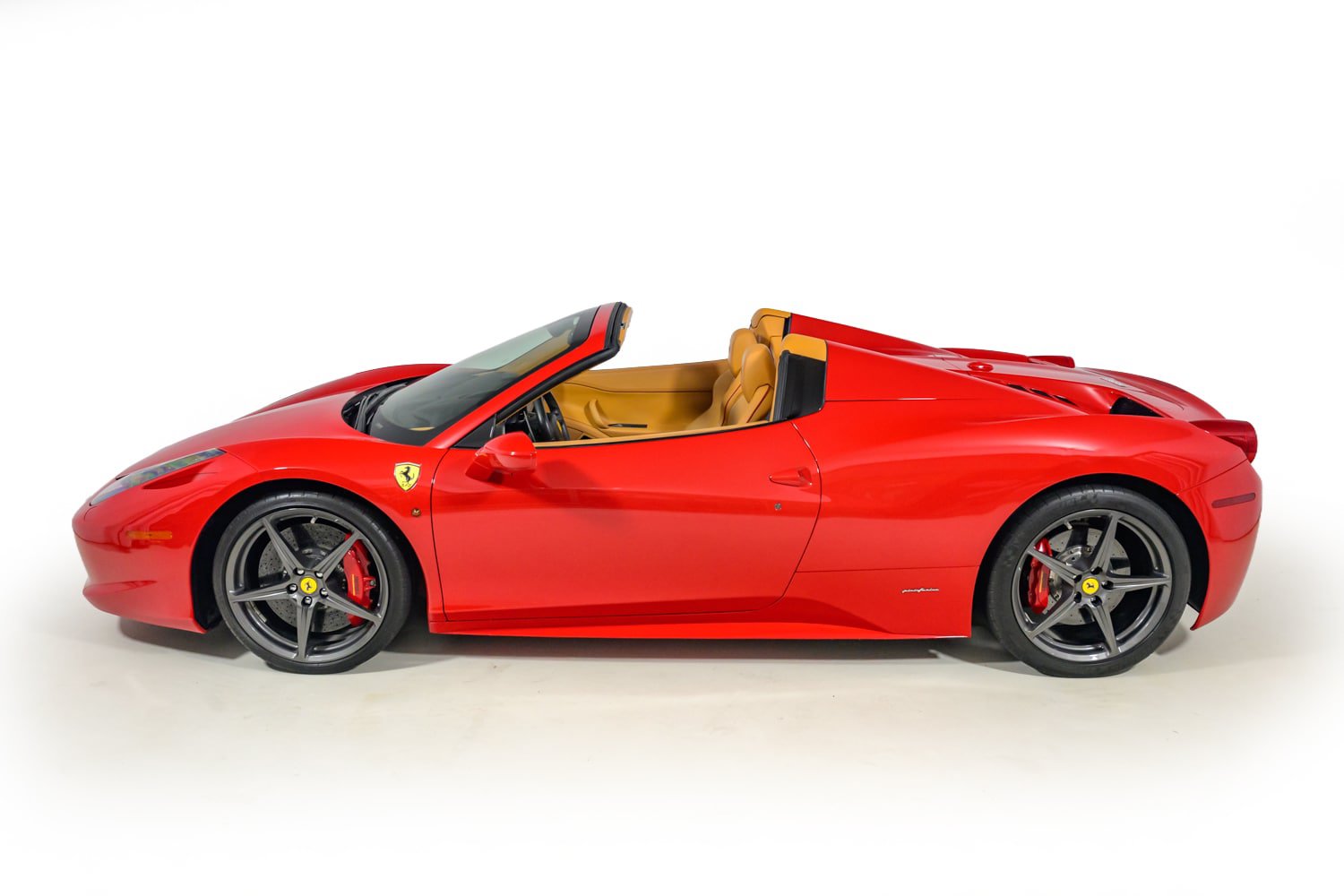 Used 2013 Ferrari 458 Spider RWD image 3