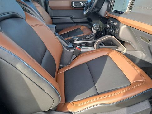 Used 2024 Ford Bronco Outer Banks image 17