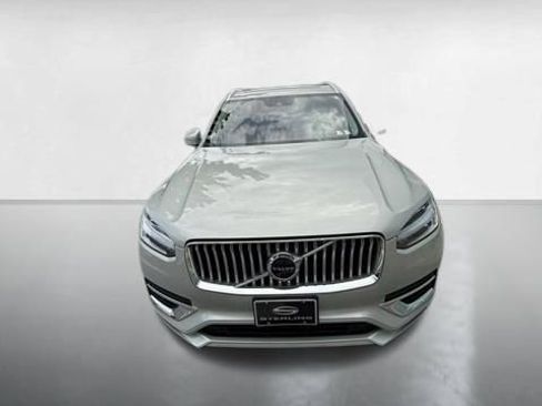 Used 2022 Volvo XC90 T8 Inscription w/ Advanced Package AWD/4WD image 2