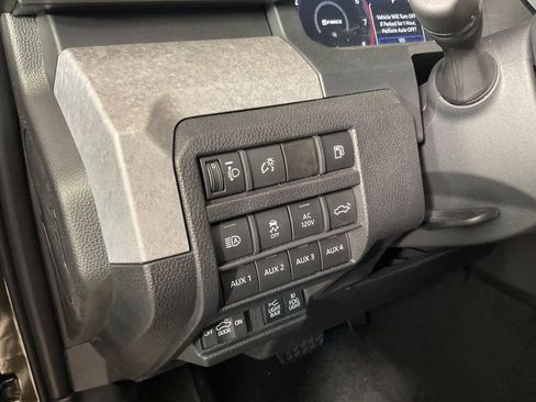 Used 2025 Toyota Tacoma Trailhunter image 12