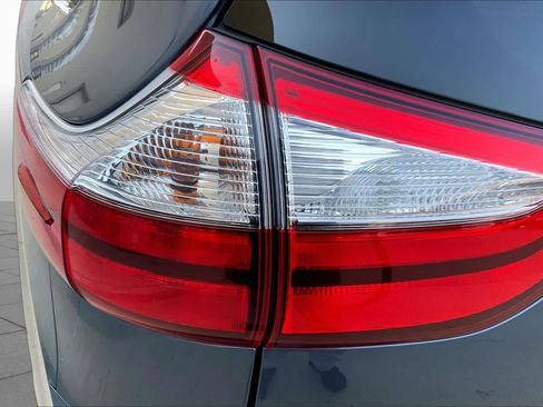 Used 2015 Toyota Sienna LE AWD/4WD image 28
